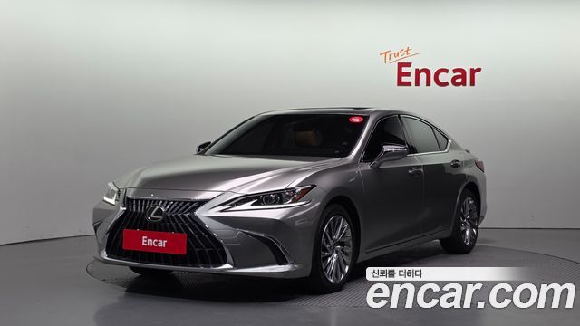 Lexus ES Luxury Plus 2023 года из Кореи