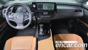Lexus ES Luxury Plus 2023 года из Южной Кореи