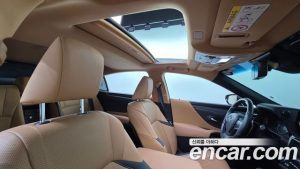 Lexus ES Luxury Plus 2023 года из Южной Кореи