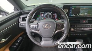 Lexus ES Luxury Plus 2023 года из Южной Кореи