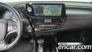 Lexus ES Luxury Plus 2023 года из Южной Кореи