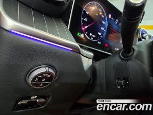 Mercedes-Benz GLC-Class GLC300 4MATIC AMG Line 2023 года из Южной Кореи