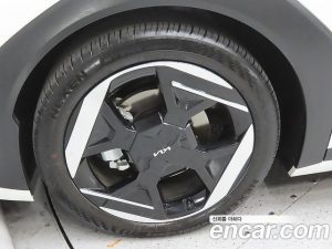 Kia EV4 Standard 2WD 2026 года из Южной Кореи