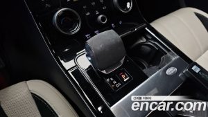 Land Rover Range Rover Velar 2.0 P250 R-Dynamic SE 2022 года из Южной Кореи