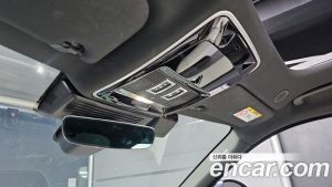 Land Rover Range Rover Velar 2.0 P250 R-Dynamic SE 2022 года из Южной Кореи