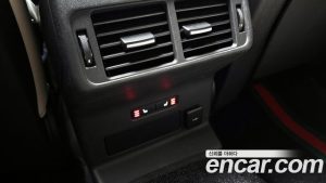 Land Rover Range Rover Velar 2.0 P250 R-Dynamic SE 2022 года из Южной Кореи