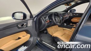 Volvo XC60 T8 Ultra Bright 2025 года из Южной Кореи