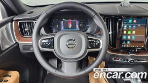 Volvo XC60 T8 Ultra Bright 2025 года из Южной Кореи
