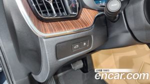 Volvo XC60 T8 Ultra Bright 2025 года из Южной Кореи