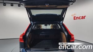 Volvo XC60 T8 Ultra Bright 2025 года из Южной Кореи
