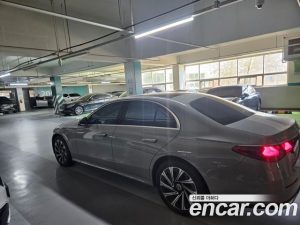 Mercedes-Benz E-Class E300 4MATIC Exclusive 2024 года из Южной Кореи