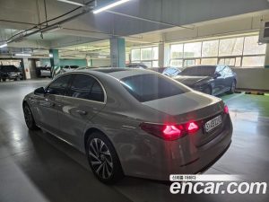 Mercedes-Benz E-Class E300 4MATIC Exclusive 2024 года из Южной Кореи