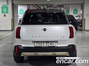 Mini Countryman ALL4 Favoured 2024 года из Южной Кореи