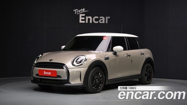 Mini Cooper 5Door CLASSIC 2024 года из Кореи