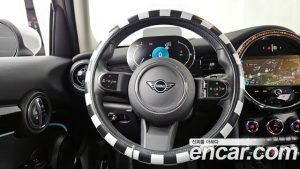 Mini Cooper 5Door CLASSIC 2024 года из Южной Кореи
