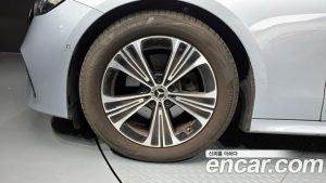 Mercedes-Benz E-Class E200 Avantgarde 2025 года из Южной Кореи