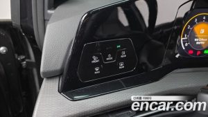 Volkswagen Golf 2.0 GTI 2022 года из Южной Кореи