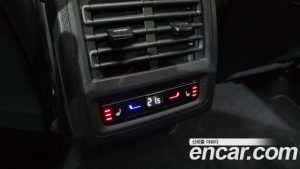 Volkswagen Golf 2.0 GTI 2022 года из Южной Кореи