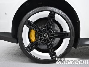 Porsche Taycan Turbo S 2025 года из Южной Кореи