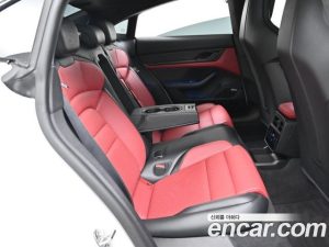 Porsche Taycan Turbo S 2025 года из Южной Кореи