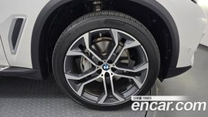 BMW X5 xDrive 30d xLine 2023 года из Южной Кореи