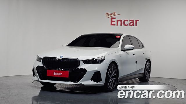BMW 5-Series 520i M Sport 2024 года из Кореи