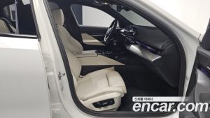 BMW 5-Series 520i M Sport 2024 года из Южной Кореи