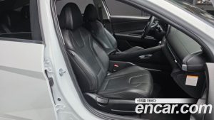 Hyundai AVANTE Modern 2025 года из Южной Кореи
