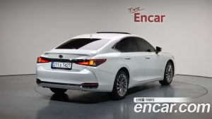 Lexus ES Luxury Plus 2025 года из Южной Кореи