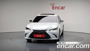 Lexus ES Luxury Plus 2025 года из Южной Кореи