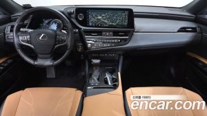 Lexus ES Luxury Plus 2025 года из Южной Кореи