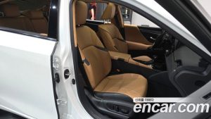 Lexus ES Luxury Plus 2025 года из Южной Кореи