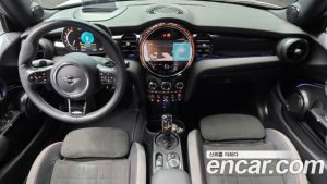 Mini Cooper JCW 2024 года из Южной Кореи