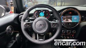 Mini Cooper JCW 2024 года из Южной Кореи