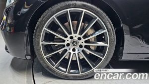 Mercedes-Benz E-Class E350 4MATIC AMG Line 2023 года из Южной Кореи