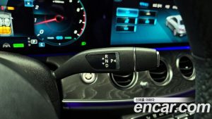 Mercedes-Benz E-Class E350 4MATIC AMG Line 2023 года из Южной Кореи