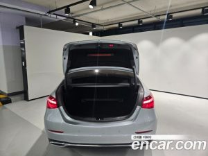 Mercedes-Benz C-Class C300 4MATIC Avantgarde 2023 года из Южной Кореи