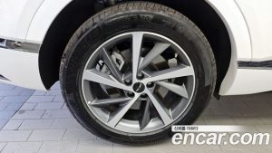 Genesis GV80 2.5T Бензин AWD 2024 года из Южной Кореи