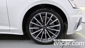 Audi A5 40 TFSI 4WD Premium Sportback 2023 года из Южной Кореи