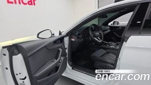 Audi A5 40 TFSI 4WD Premium Sportback 2023 года из Южной Кореи