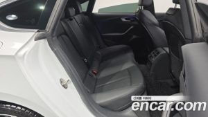Audi A5 40 TFSI 4WD Premium Sportback 2023 года из Южной Кореи