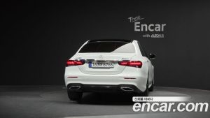 Mercedes-Benz E-Class E350 4MATIC AMG Line 2023 года из Южной Кореи