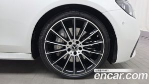 Mercedes-Benz E-Class E350 4MATIC AMG Line 2023 года из Южной Кореи