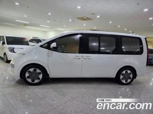Hyundai Staria 4WD Tourer 11-Seater 2025 года из Южной Кореи