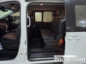 Hyundai Staria 4WD Tourer 11-Seater 2025 года из Южной Кореи