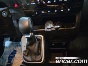 Hyundai Staria 4WD Tourer 11-Seater 2025 года из Южной Кореи