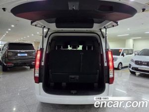 Hyundai Staria 4WD Tourer 11-Seater 2025 года из Южной Кореи