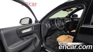 Volvo XC40 B4 Inscription 2022 года из Южной Кореи