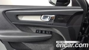 Volvo XC40 B4 Inscription 2022 года из Южной Кореи