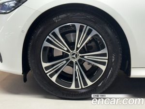 Mercedes-Benz E-Class E200 Avantgarde 2025 года из Южной Кореи